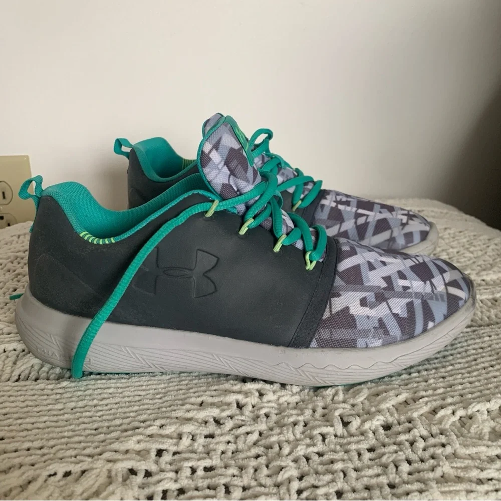 Youth Girl’s 6Y UNDER ARMOUR Charged 24/7 Gray Teal Running Athletic Sneakers